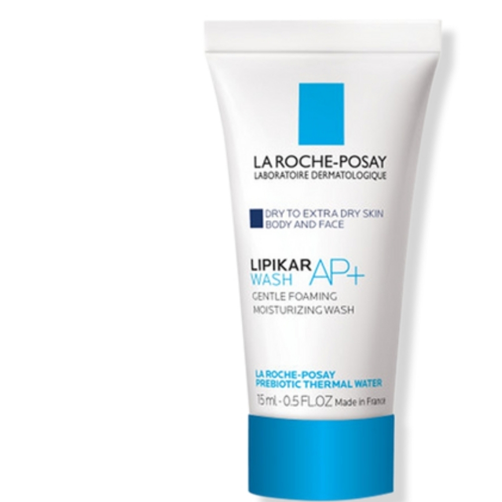 LA ROCHE-POSAY LIPIKAR WASH AP+ GENTLE FOAMING MOISTURIZING WASH.